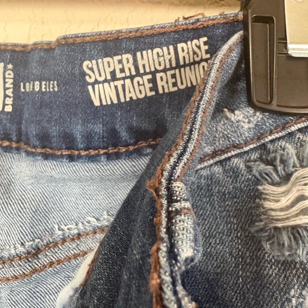 Rewash Super High Rise Vintage Reunion Blue Distressed Jean Shorts Size 5/27” - Picture 10 of 10